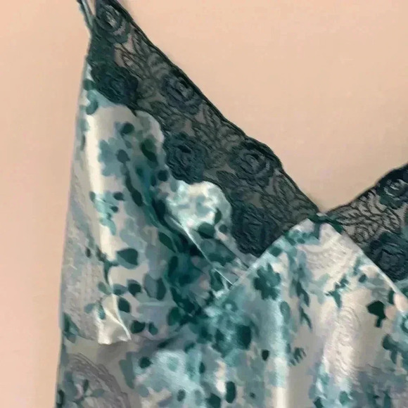 Secret Treasures soft  and slinky nightgown, adjustable straps. - Picture 6 of 11